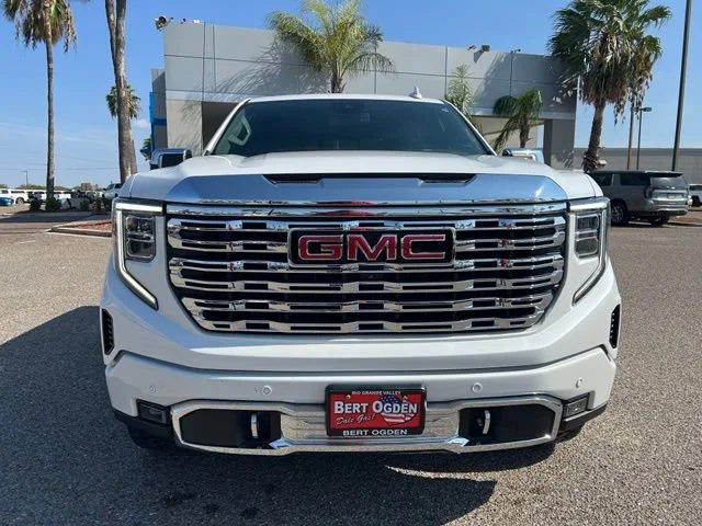 Used 2023 WHITE FROST TRICOAT GMC Denali image 2