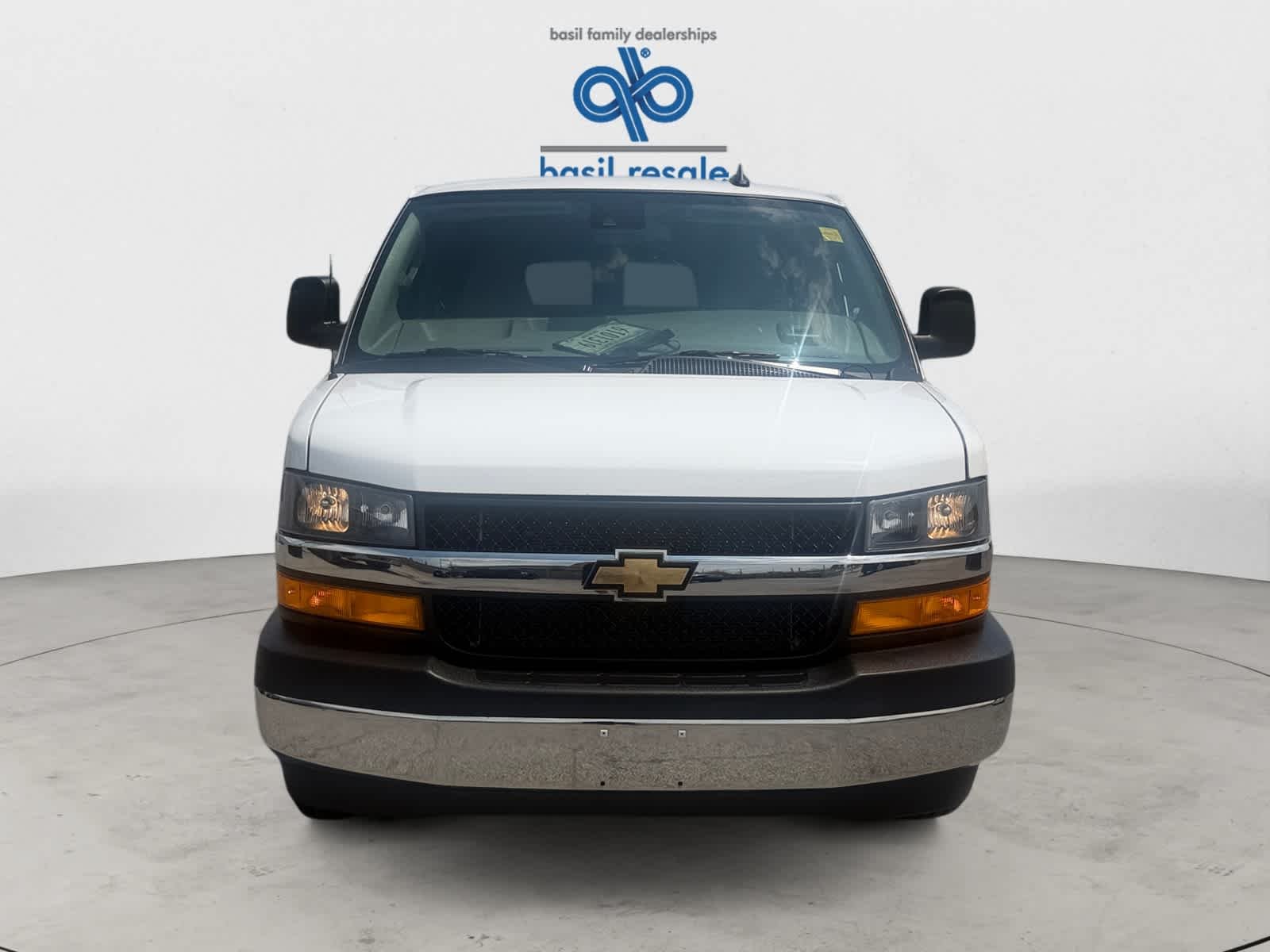 Used 2025 Summit White Chevrolet LT image 9