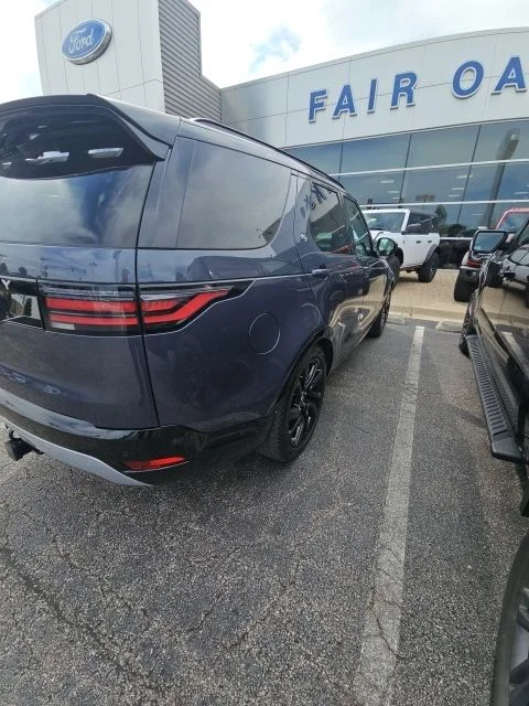 Certified Used 2024 Varesine Blue Land Rover Metropolitan Edition image 3