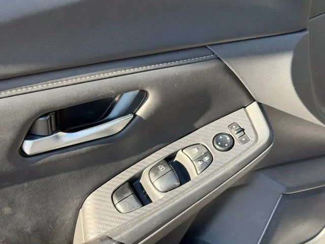 Used 2025 Gray Nissan SV image 17