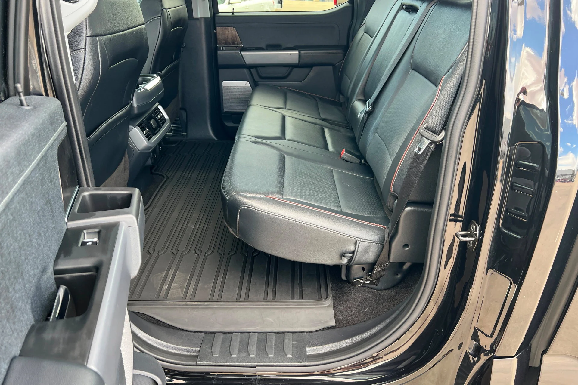 Used 2023 Agate Black Metallic Ford XL image 21