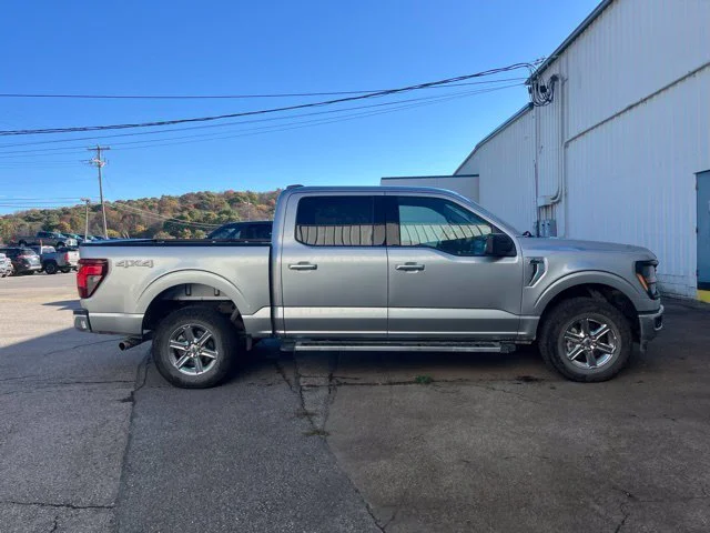 Used 2025 Silver Ford XLT image 3