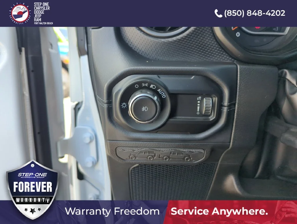 Used 2025 White Jeep Rubicon X image 19