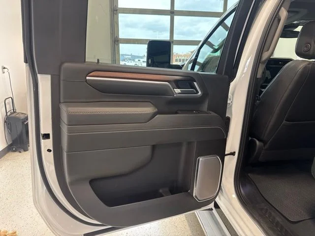 2025 GMC Sierra 3500HD Denali - Photo 43