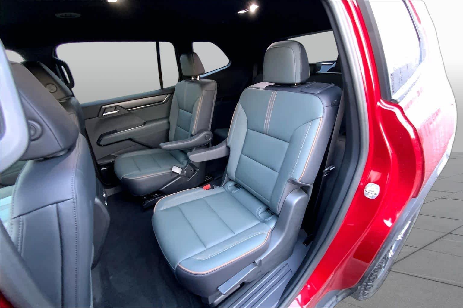 Used 2024 Volcanic Red Tintcoat GMC AWD AT4 image 18