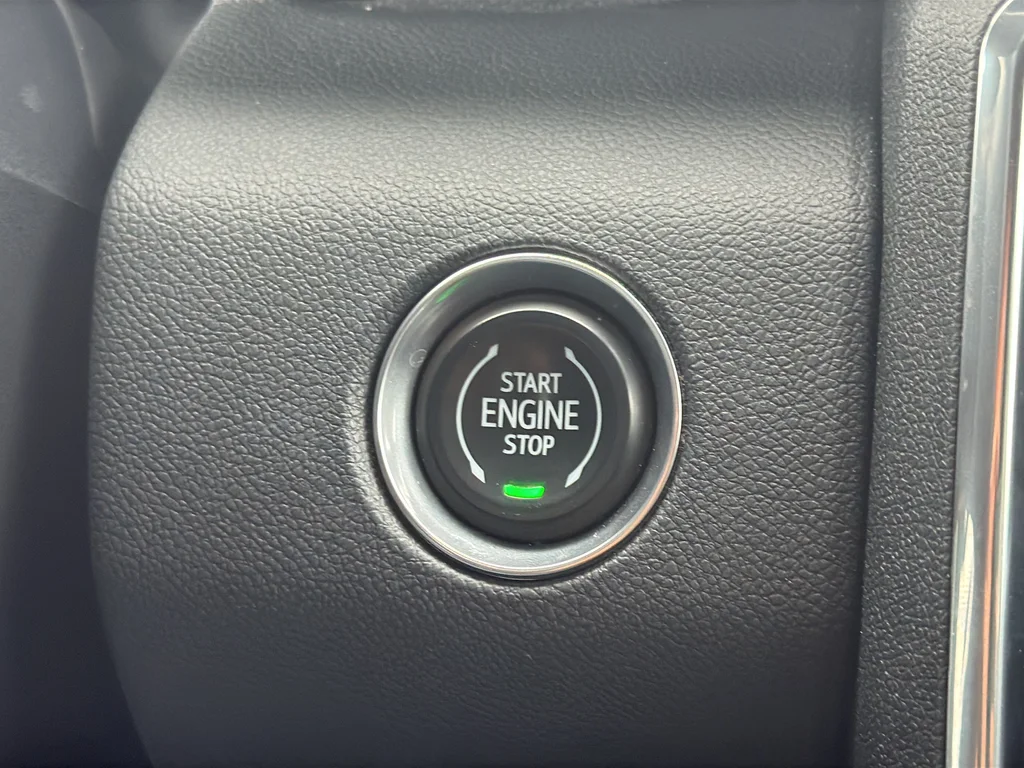 Used 2024 Silver GMC Elevation image 30