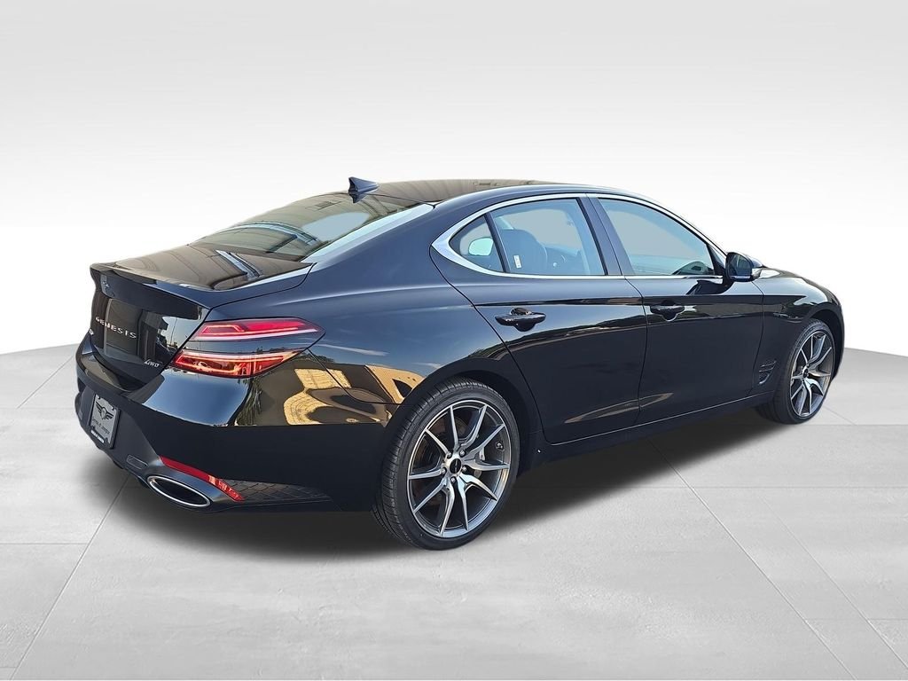 2026 GENESIS G70 Standard - Photo 5