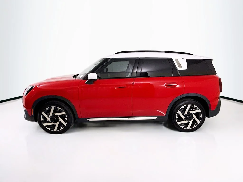 New 2027 Chili Red II MINI Iconic image 8