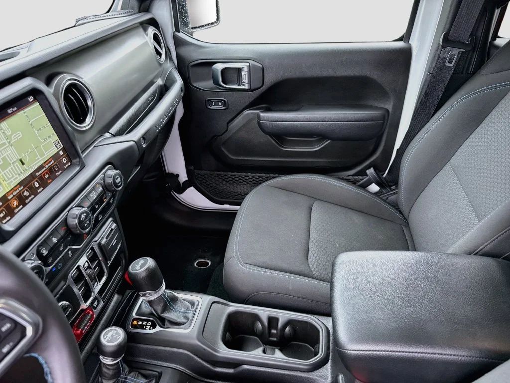 Used 2023 White Jeep Rubicon 4xe image 26
