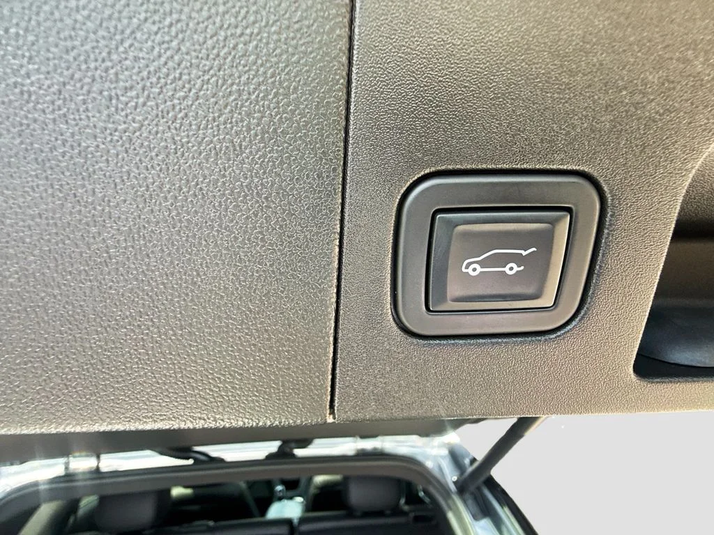 Used 2021 Gray Cadillac Premium Luxury image 31