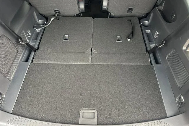 New 2026 Carbonized Gray Metallic Ford ST-Line image 38