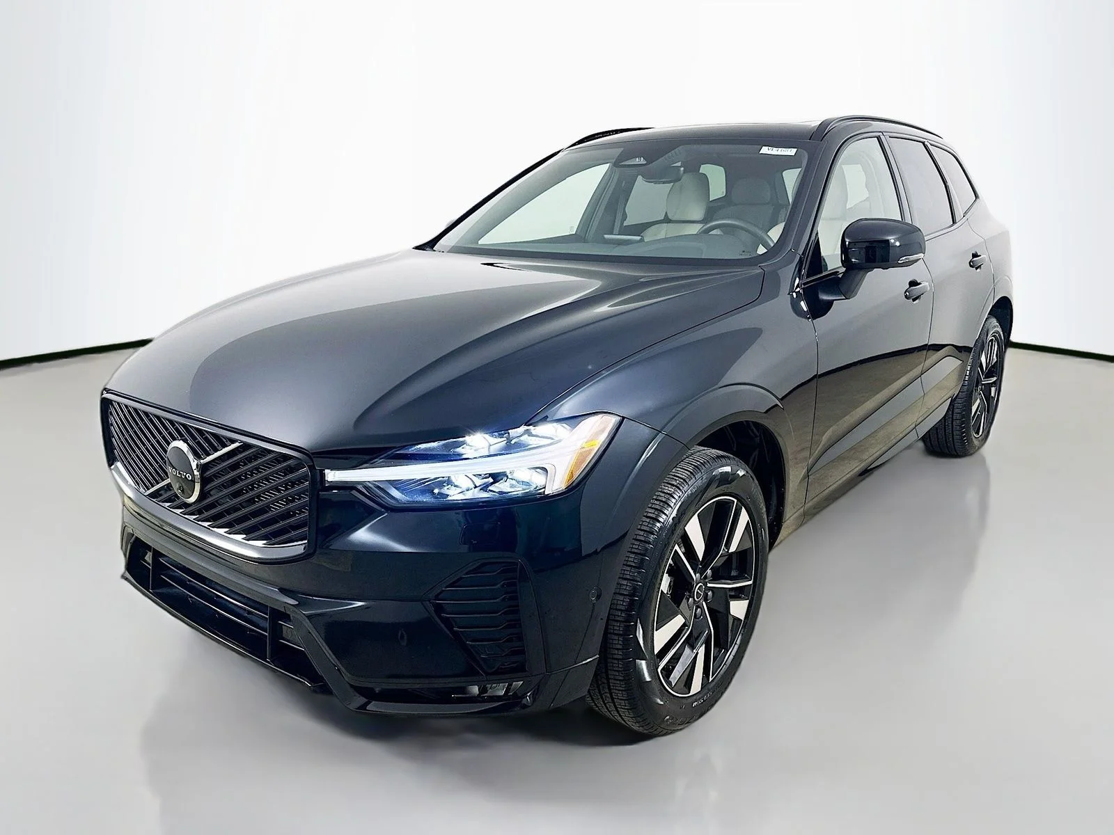 2026 Volvo XC60 B5 Plus Dark AWD's photo