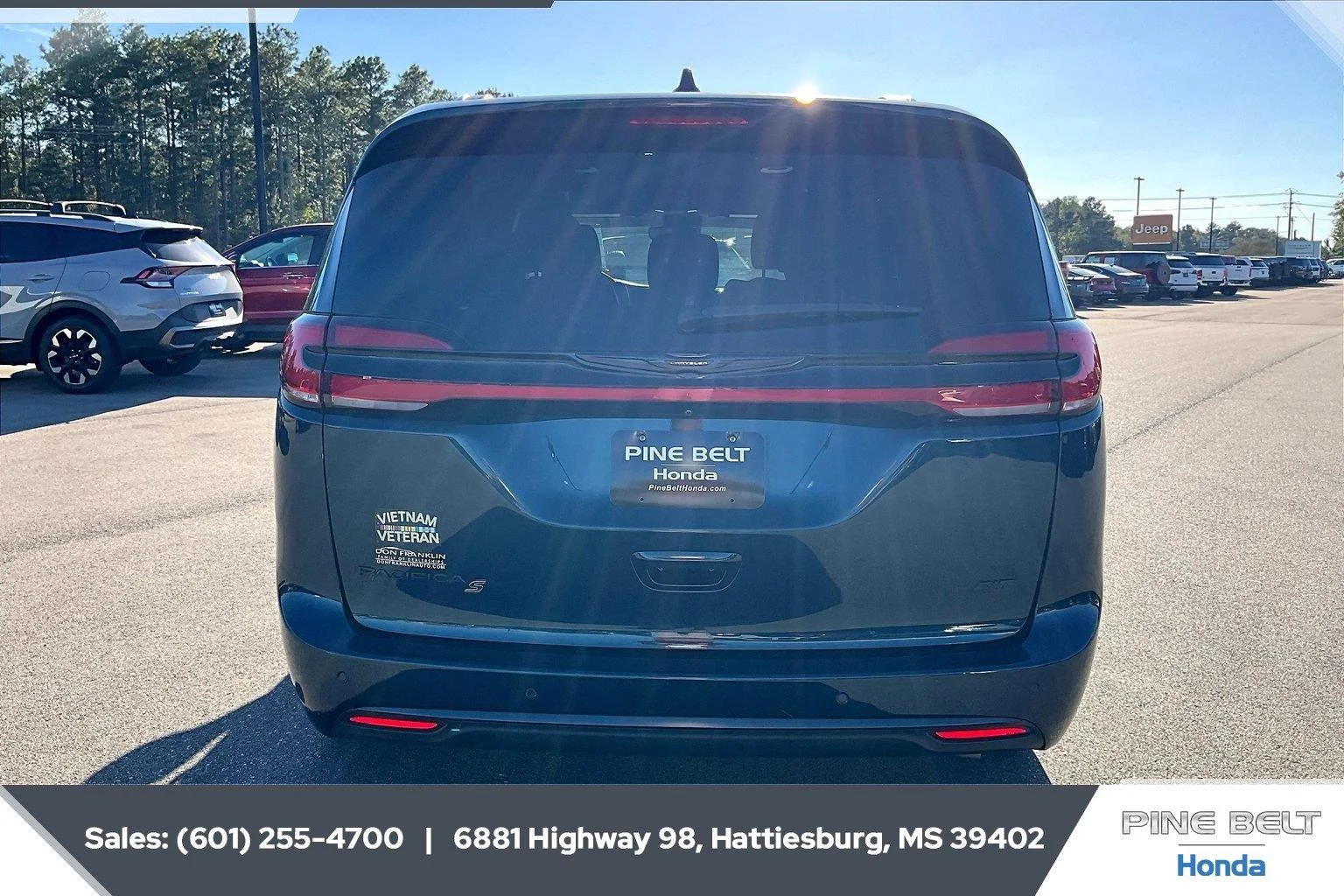 Used 2023 Fathom Blue Pearlcoat Chrysler Touring L image 4