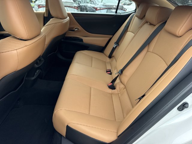 2024 Lexus ES 350 - Photo 23