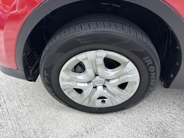 2015 Toyota RAV4 LE - Photo 10