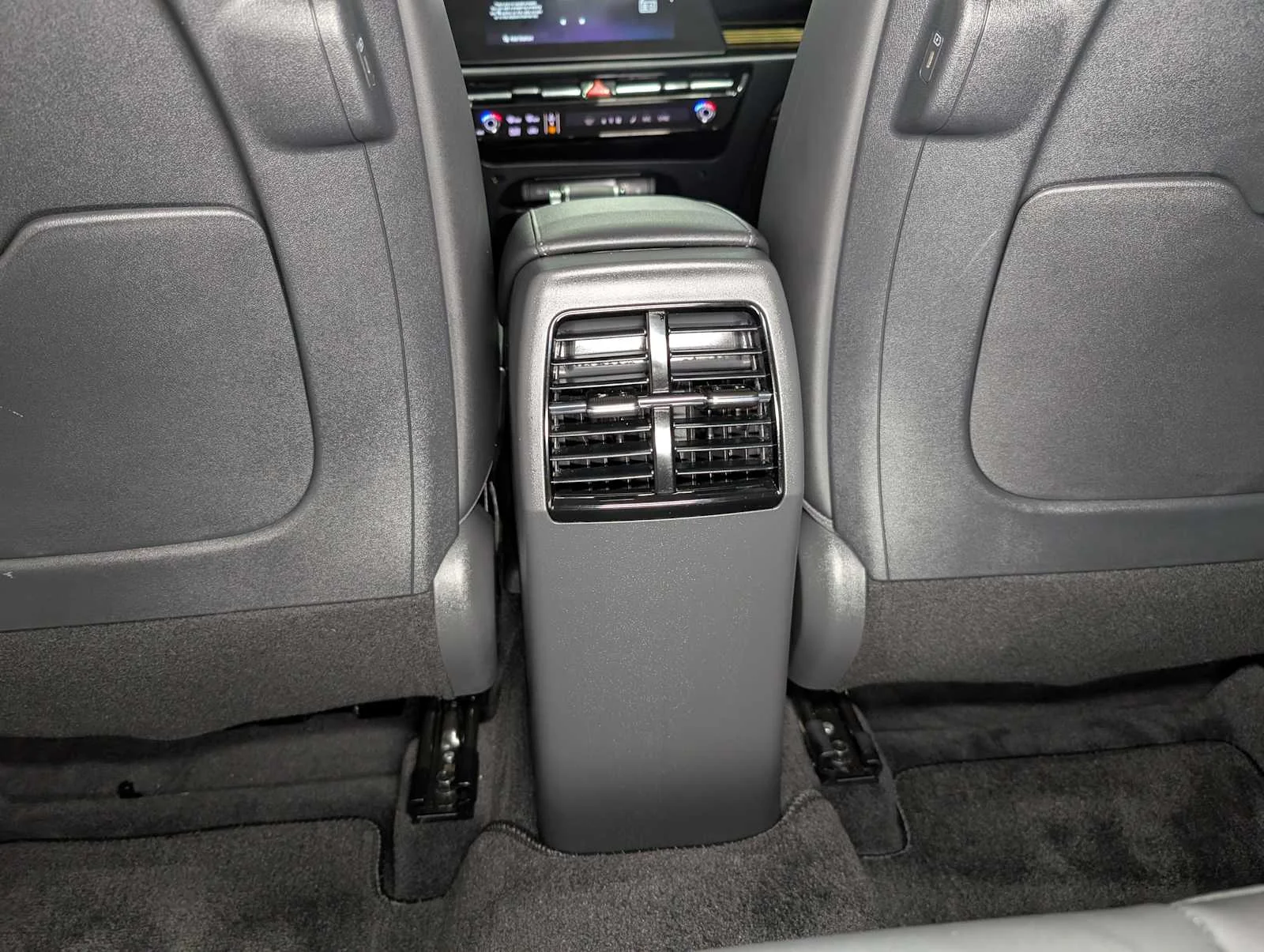 Used 2024 Snow White Pearl Kia EX image 20