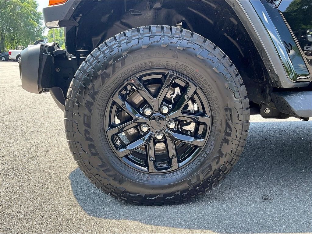 Used 2022 Black Jeep Sport image 20
