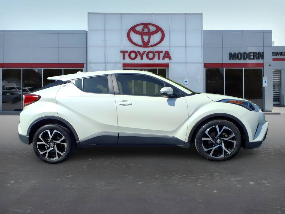 Used 2018 Blizzard Pearl Toyota XLE image 7