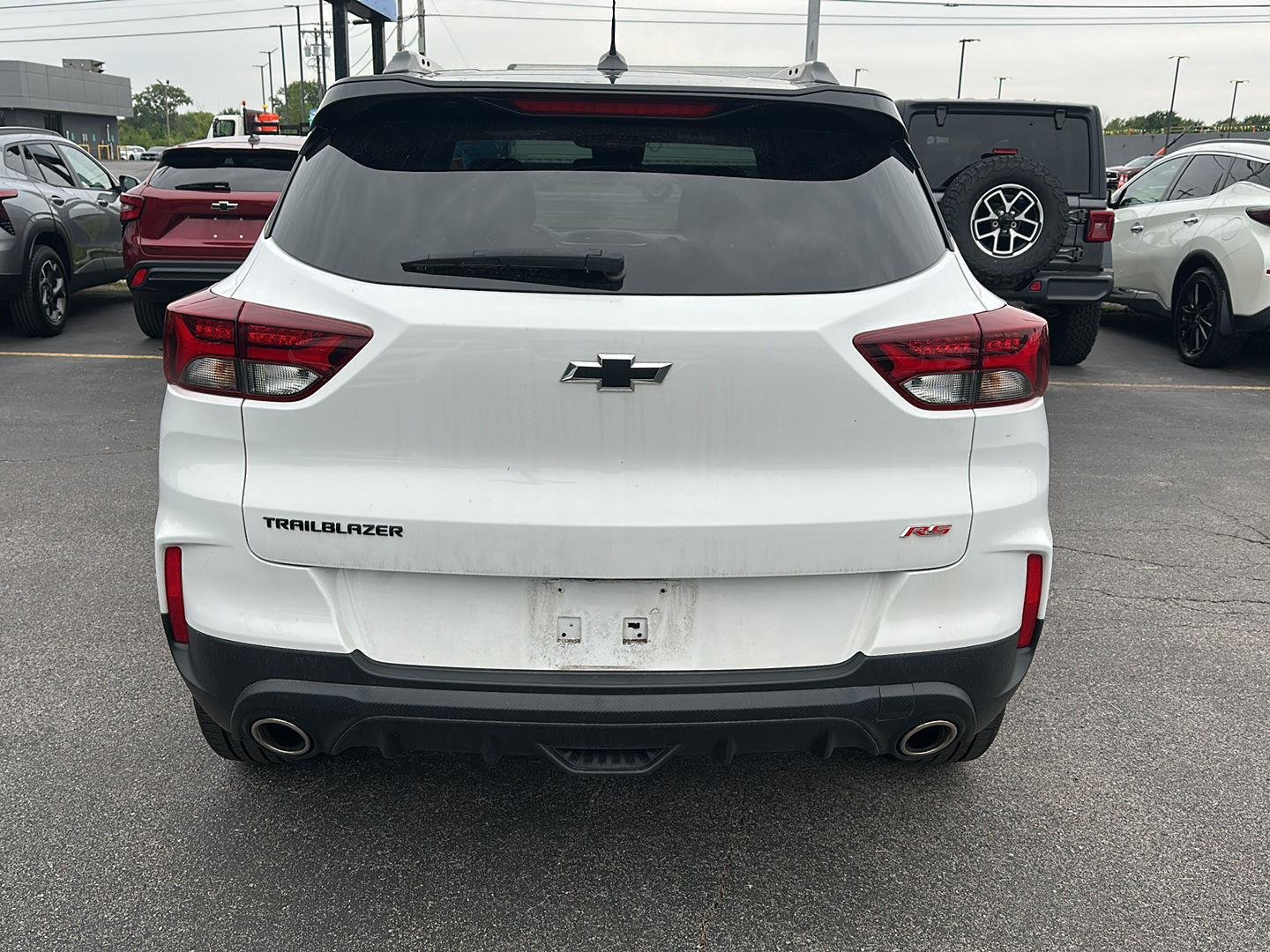 Used 2023 Summit White Chevrolet RS image 3