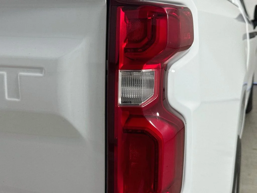 Used 2021 White Chevrolet Custom image 29
