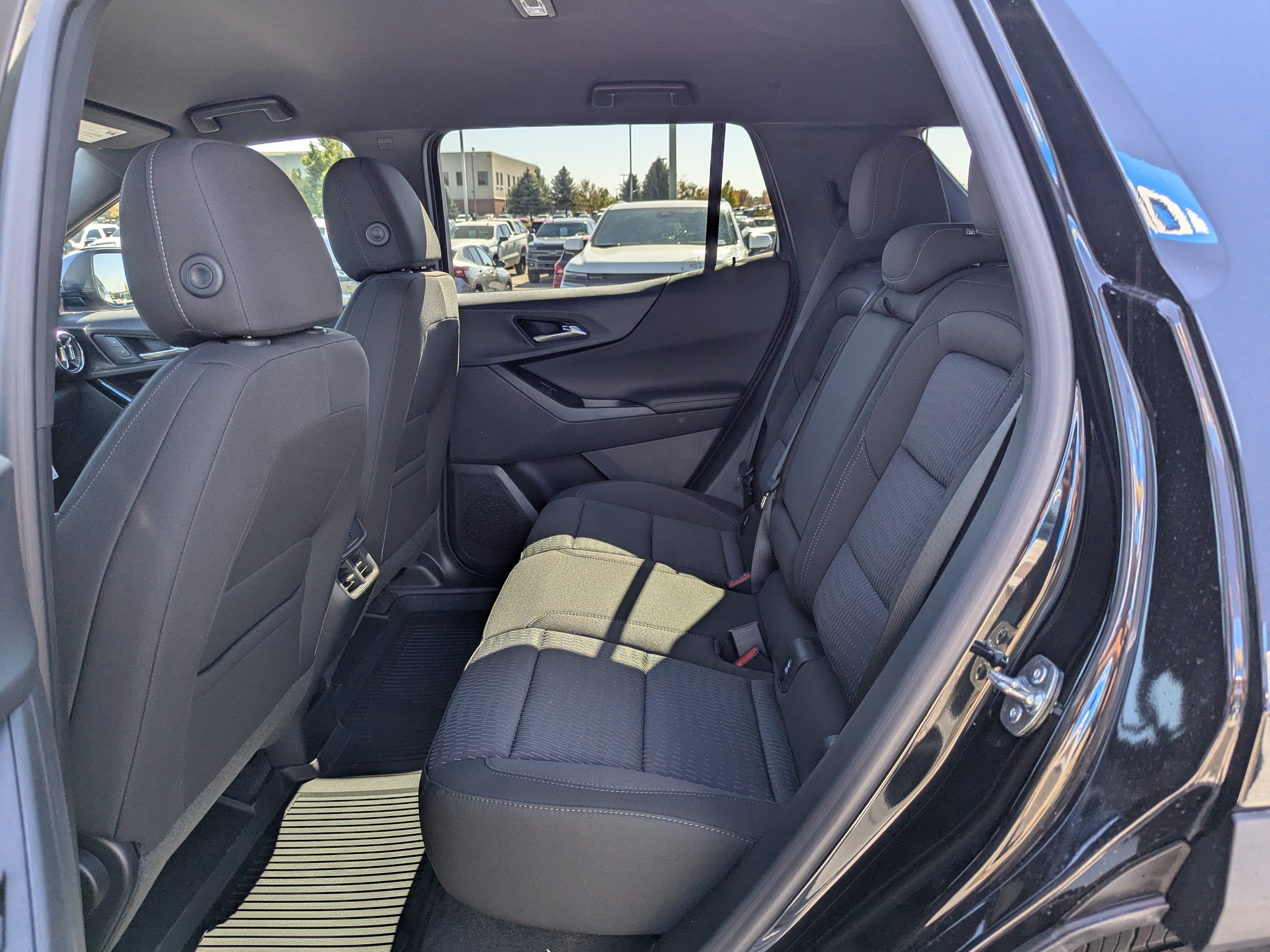 2027 Chevrolet Equinox LT - Photo 29