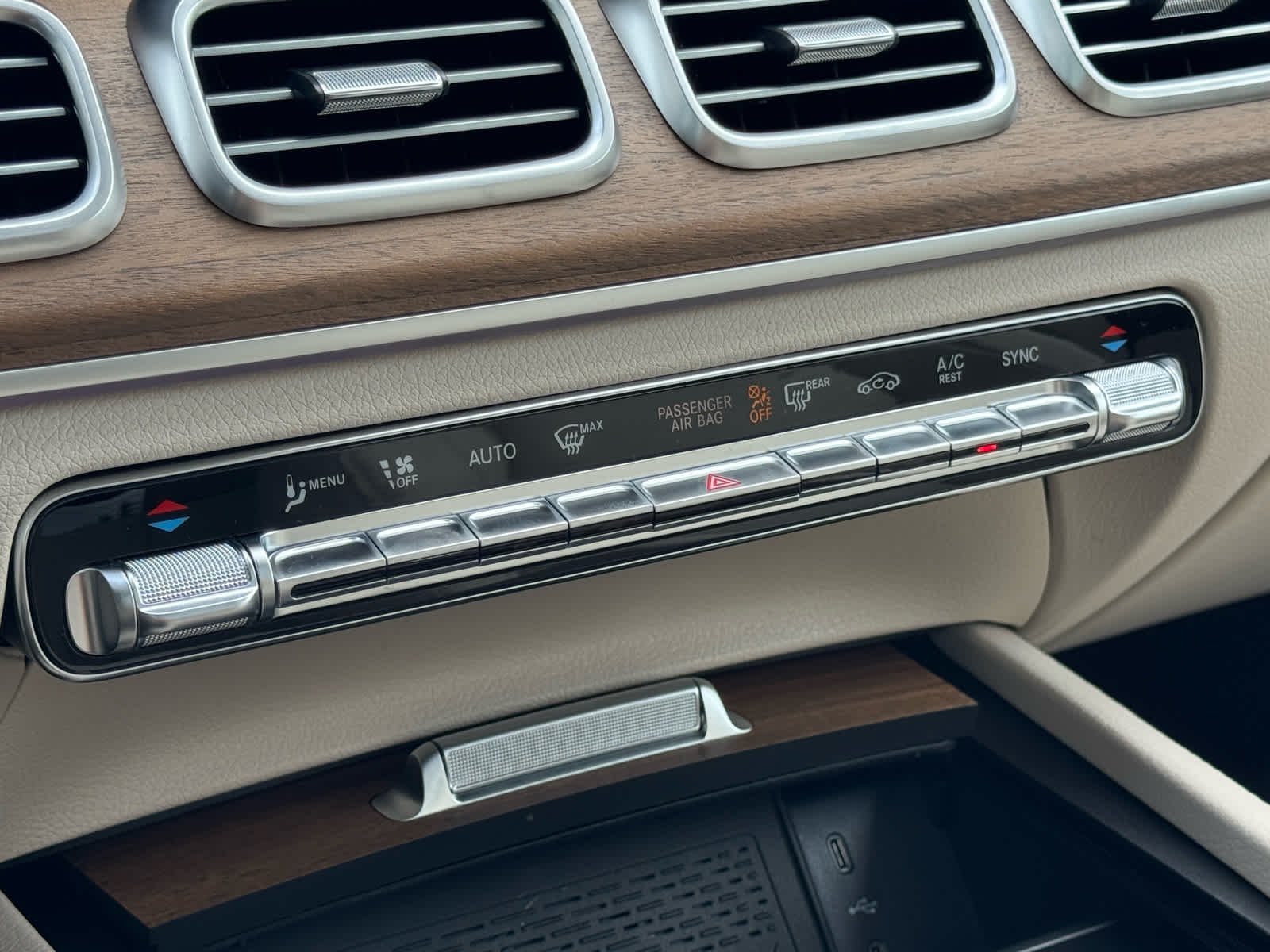 New 2026 Polar White Mercedes-Benz GLE 450 image 23