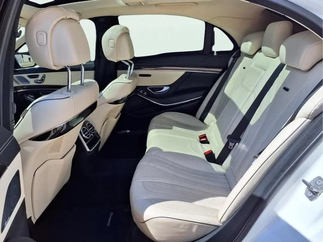 Used 2019 White Mercedes-Benz 4MATIC® image 22