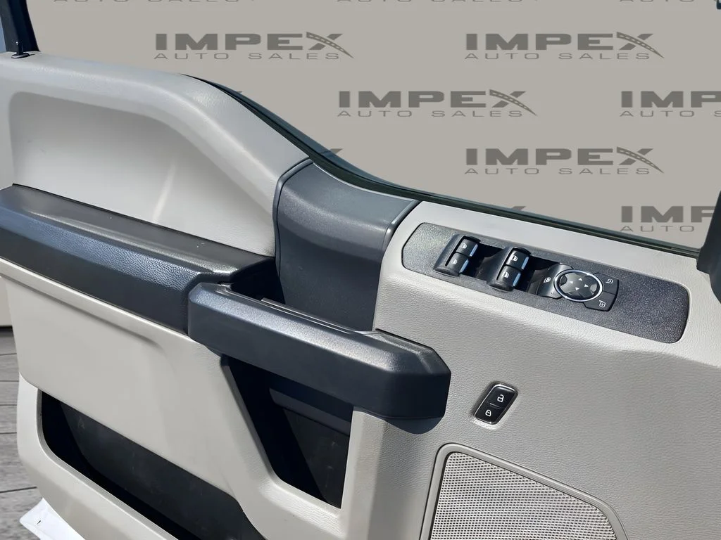 Used 2022 White Ford XL image 12