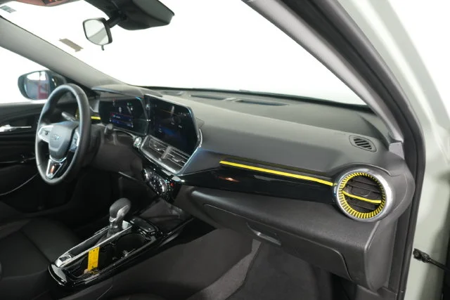 Used 2025 Green Chevrolet ACTIV image 21