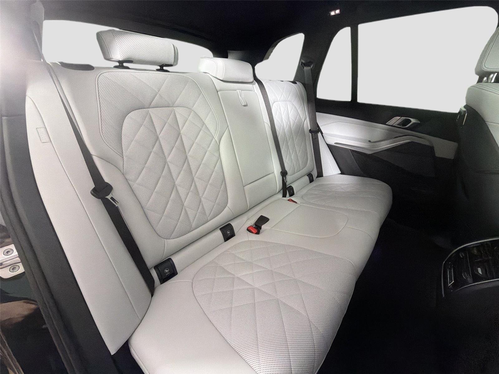 New 2026 Black Sapphire Metallic BMW xDrive40i image 26