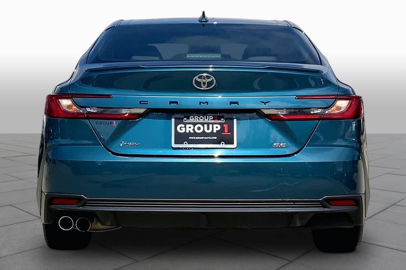 Used 2025 Ocean Gem Toyota SE image 5
