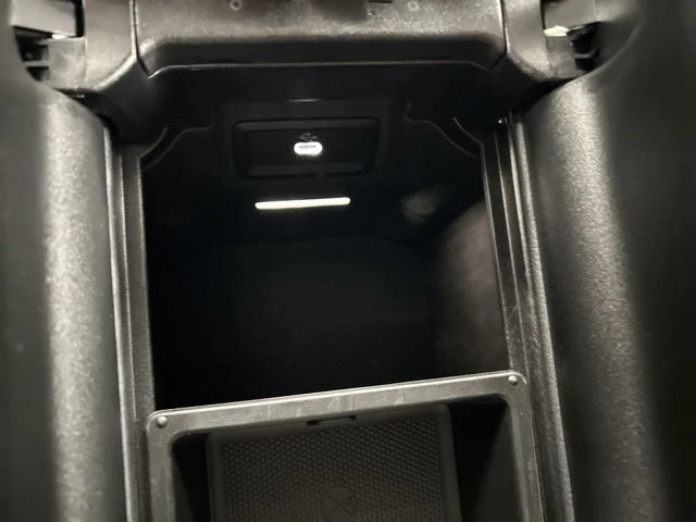 Used 2025 Black Mercedes-Benz GLC 350e image 21