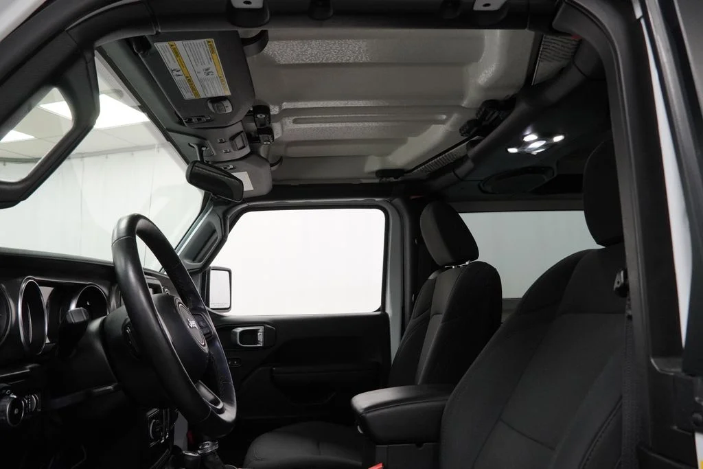 Used 2022 White Jeep Willys image 21