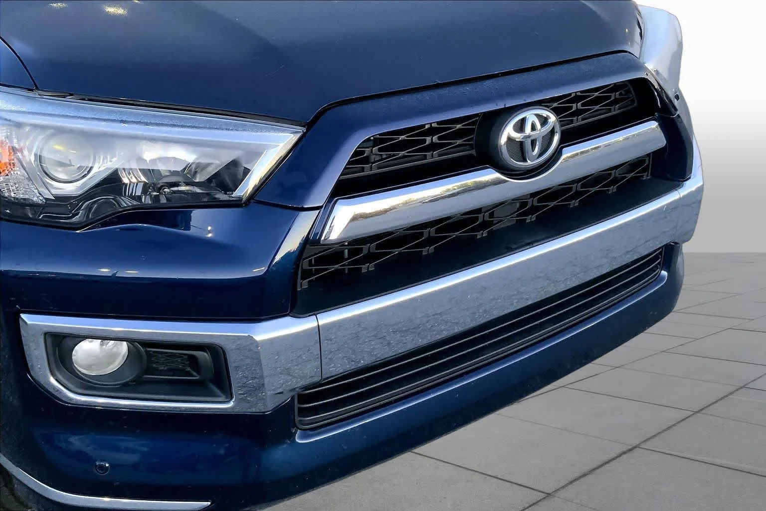 Used 2015 Nautical Blue Pearl Toyota Limited image 27