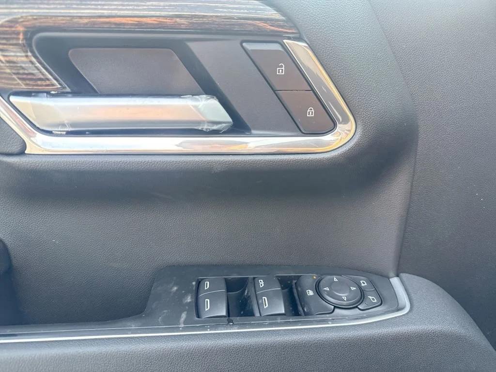 New 2026 Onyx Black GMC Elevation image 24