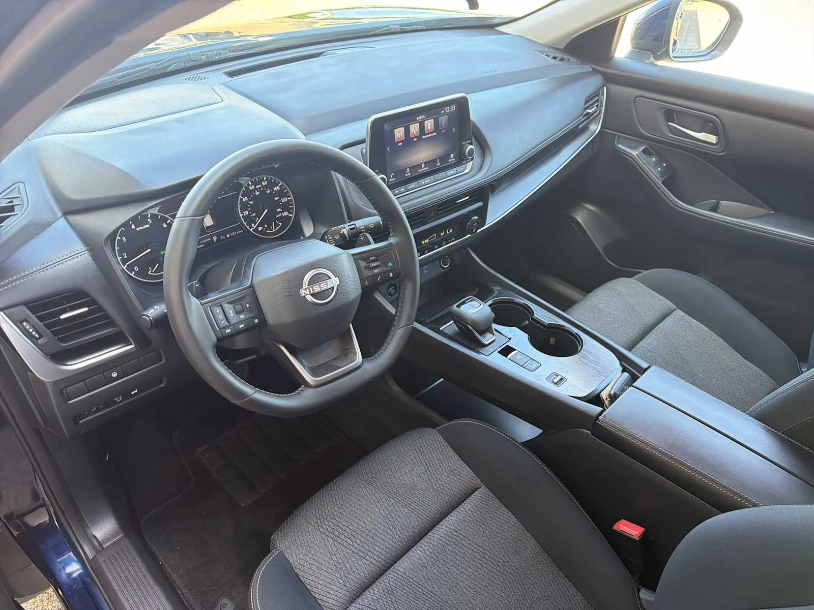 Used 2025 Deep Ocean Blue Pearl Nissan SV image 10