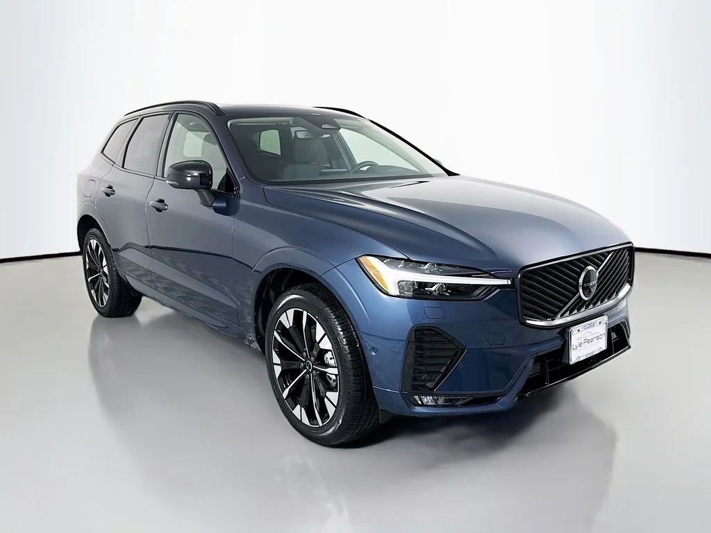 2026 Volvo XC60 Plus - Photo 7