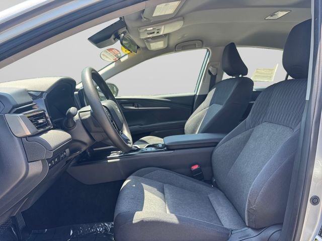 2025 Toyota Camry LE - Photo 11
