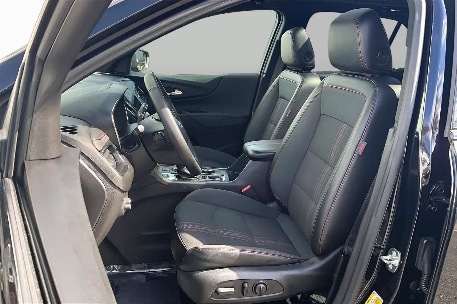 Used 2024 Mosaic Black Metallic Chevrolet RS image 15