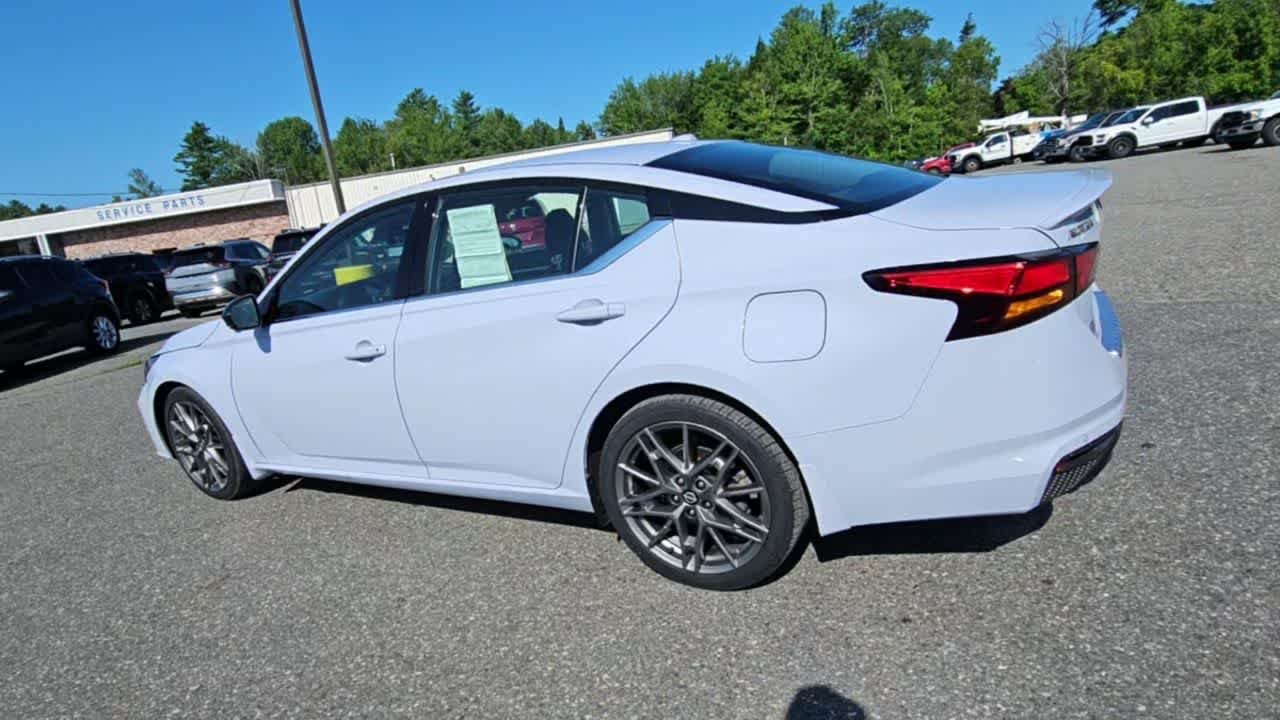 Used 2023 Gray Sky Pearl Nissan 2.0 SR image 5