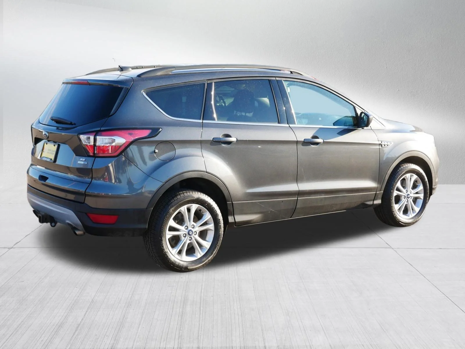 Used 2017 Magnetic Ford SE image 7