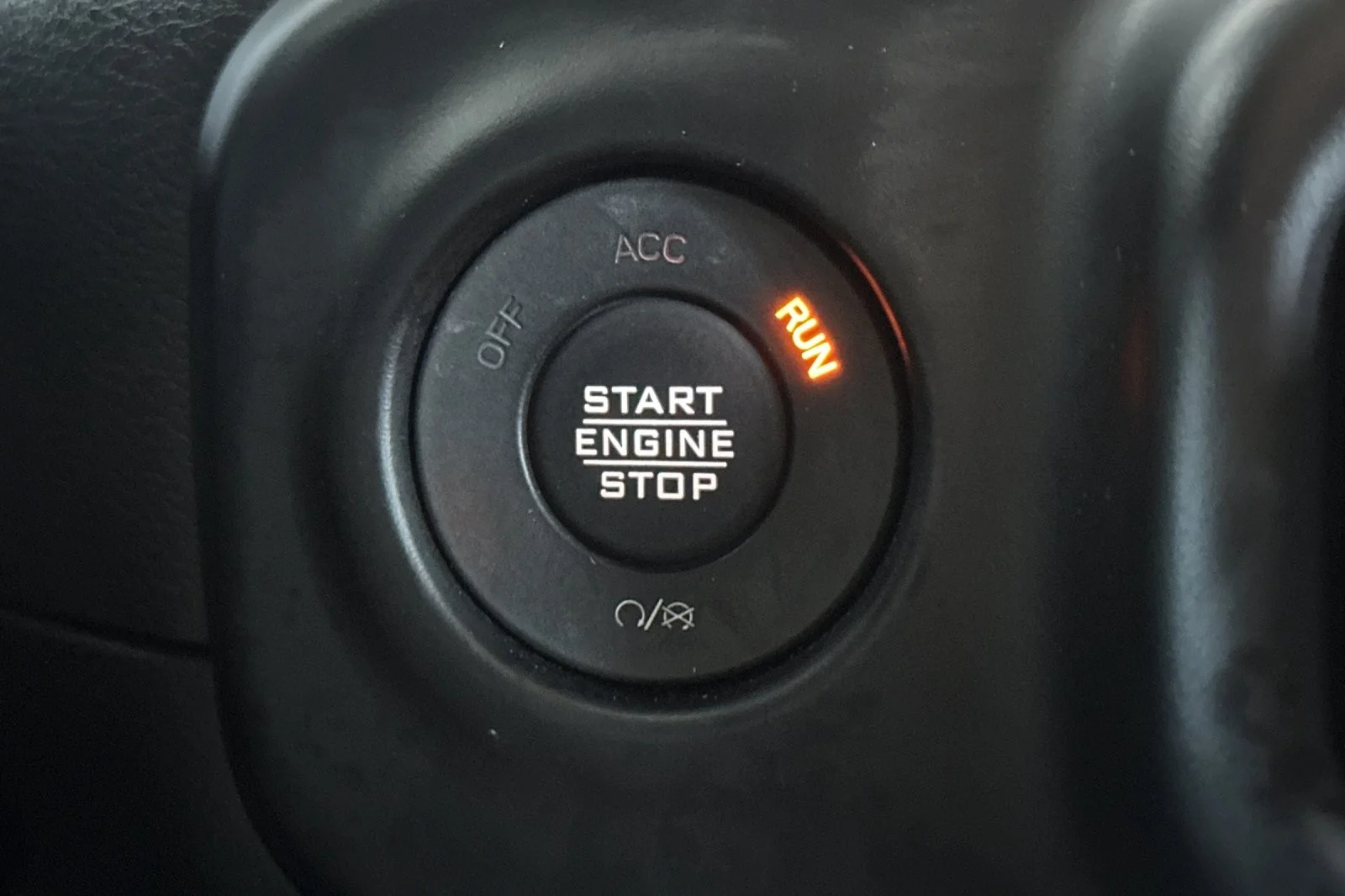 Used 2023 STING - GRAY Jeep S 4XE image 21