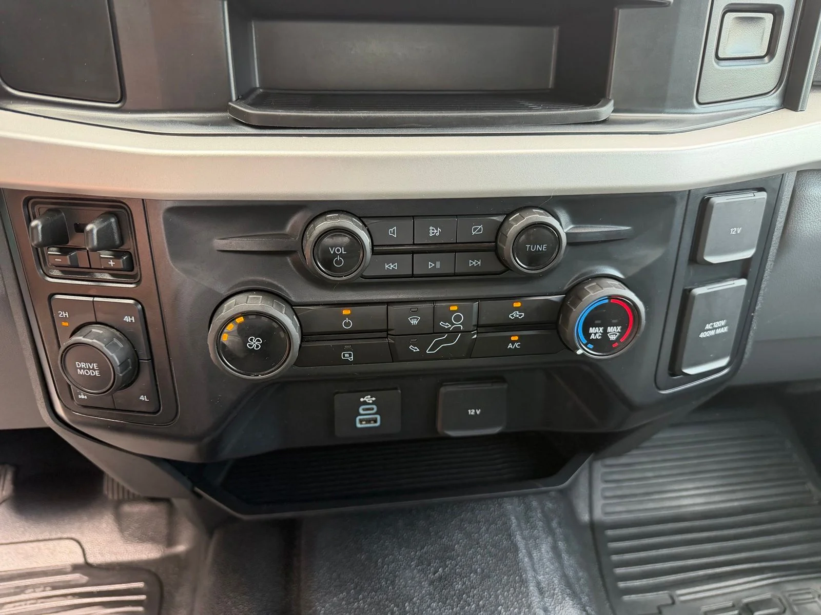 Used 2024 White Ford XLT image 21