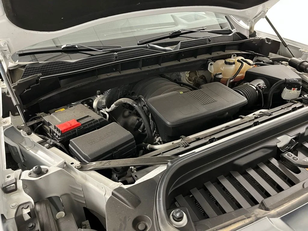 Used 2022 White GMC AT4 image 59