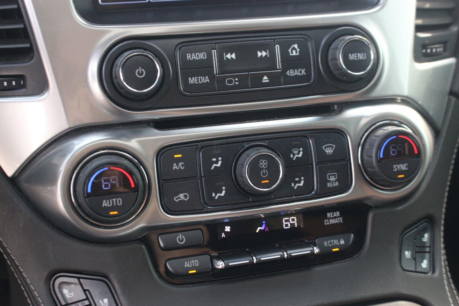 Used 2020 BLACK Chevrolet Premier image 29