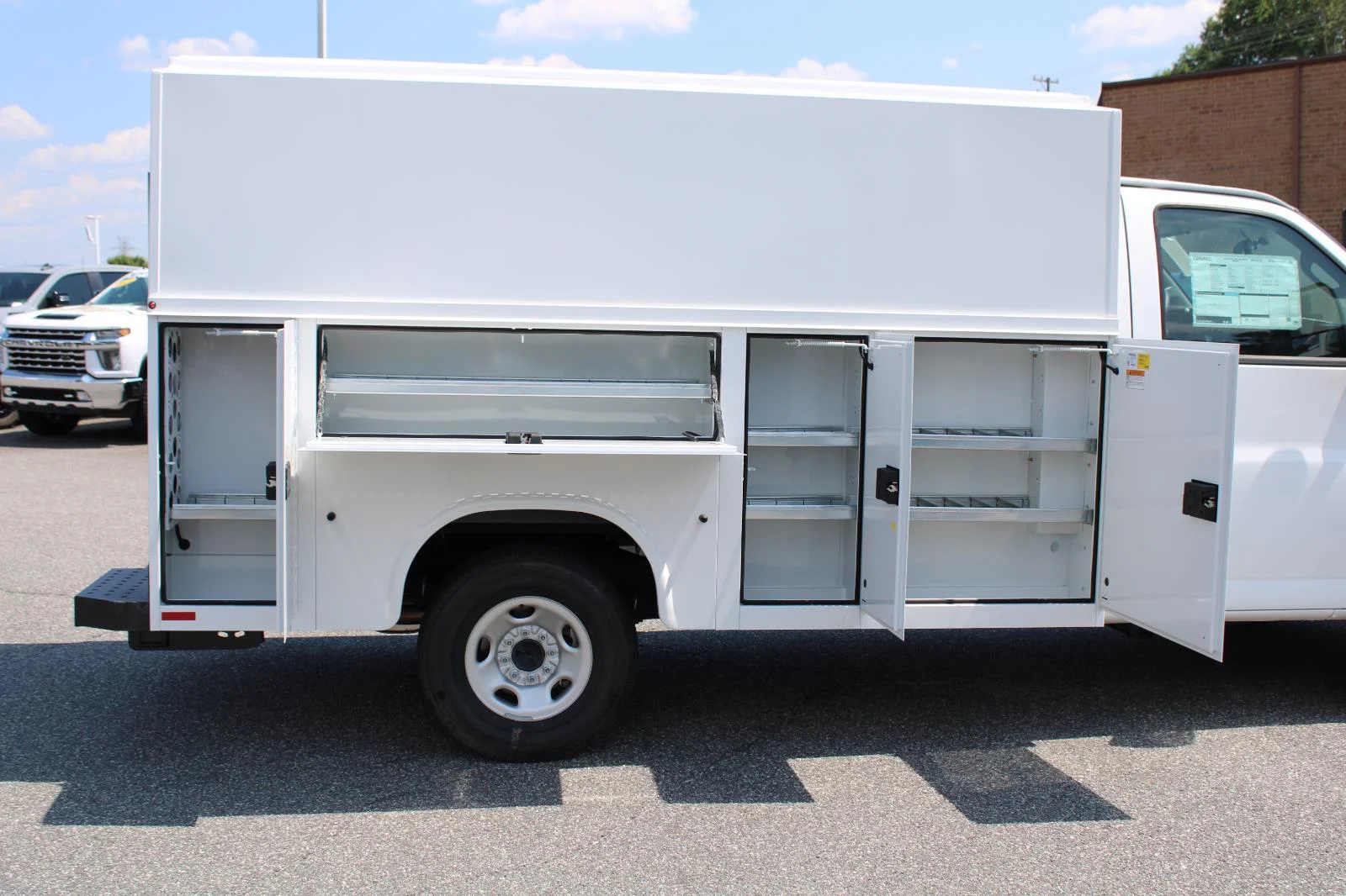 New 2025 Summit White GMC 1WT image 6