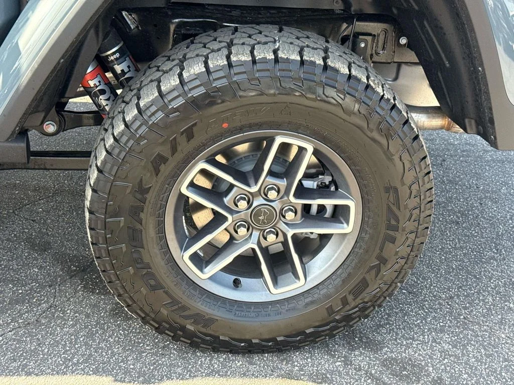 New 2026 Gray Jeep Mojave X image 38