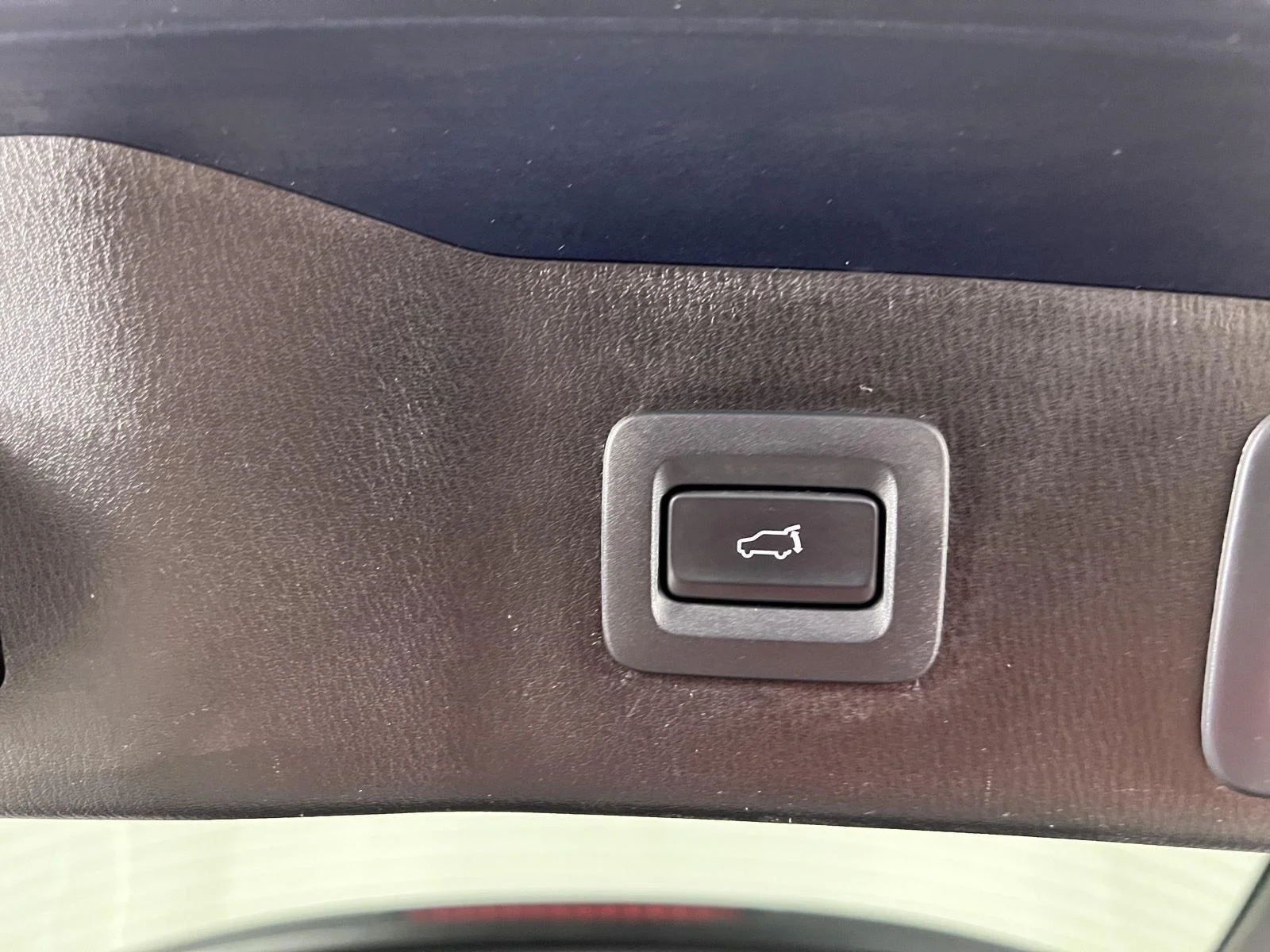 Used 2019  Mazda Touring image 27