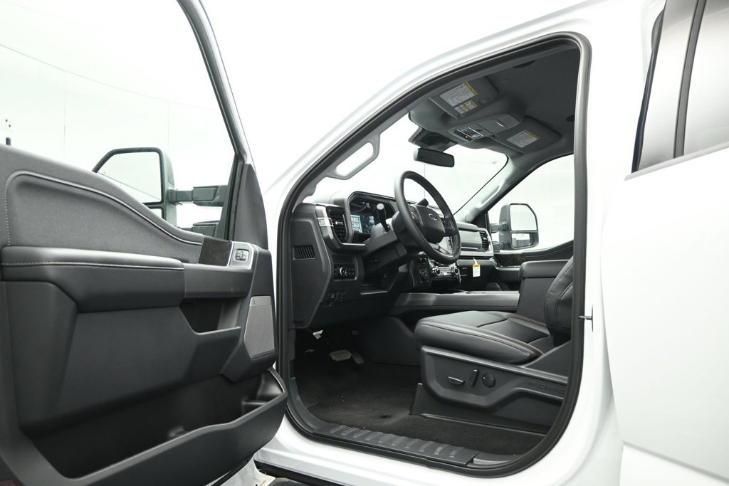 New 2026 Oxford White Ford Lariat image 8