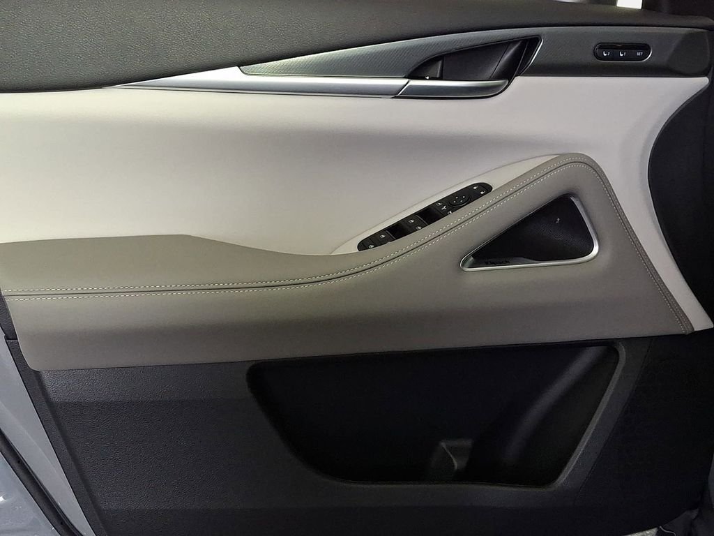 2027 INFINITI QX60 LUXE - Photo 12